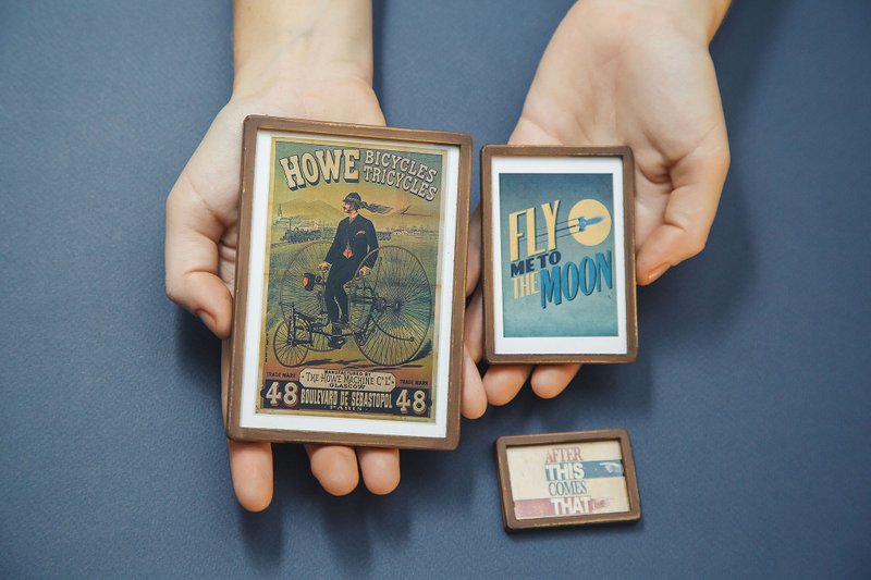 Set of three pictures in frames. Decor for 16 scale dolls. Roombox, dollhouse - 玩偶/公仔 - 木头 