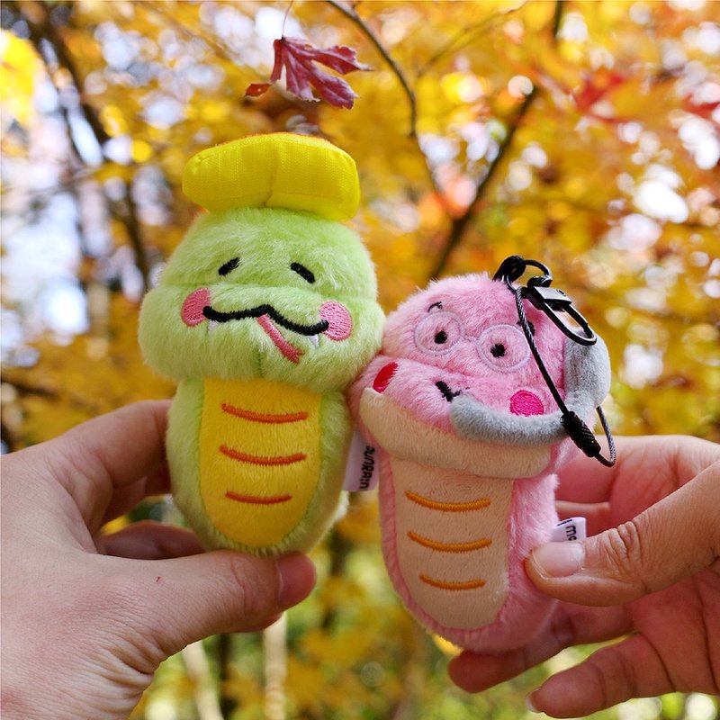 雨过山原创蛇年绿粉蛇毛绒挂件可爱包挂件搞笑钥匙扣玩偶小公仔 - 钥匙链/钥匙包 - 其他材质 
