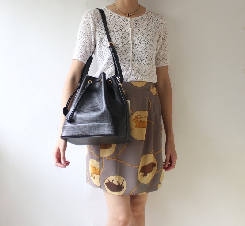 FOAK古着 /保留中/法国Marie Claire水波纹牛皮古董水桶包 - 侧背包/斜挎包 - 真皮 