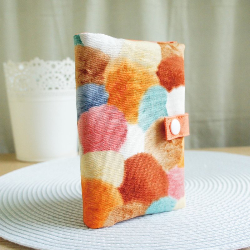Lovely【日本布】彩色毛球拉链护照套、布书套10X14cm、橘咖 - 护照夹/护照套 - 棉．麻 橘色