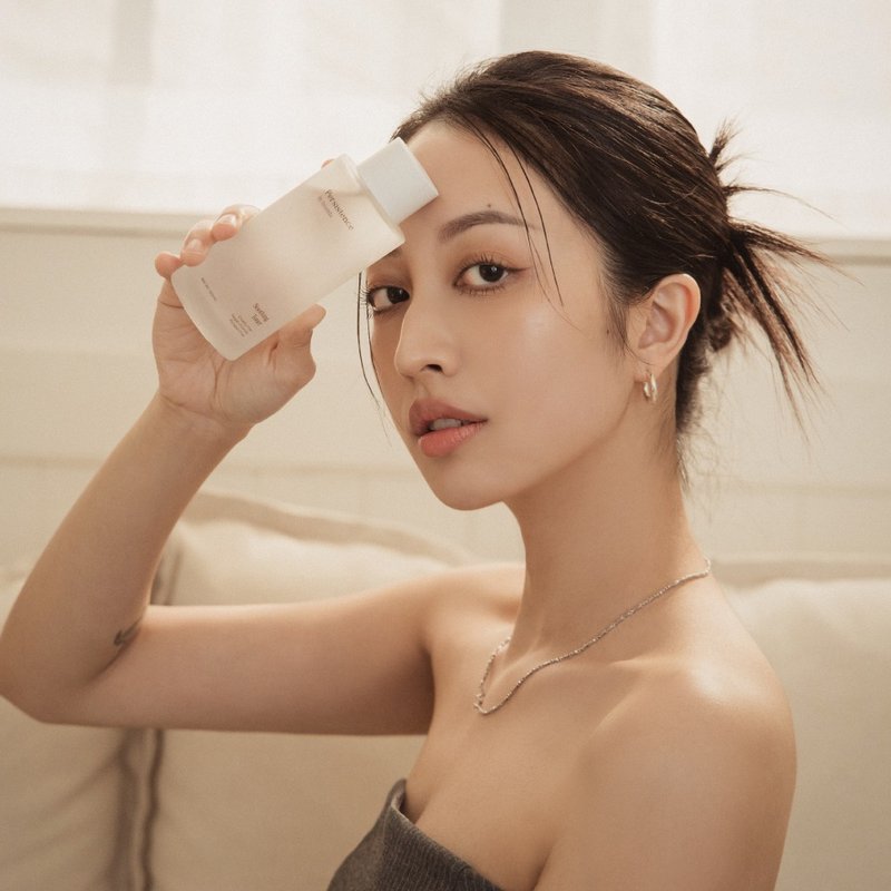 FreshO2 Amanda联名 抗老舒缓化妆水 化妆水 舒缓 保湿 抗老 - 化妆水/喷雾 - 玻璃 多色