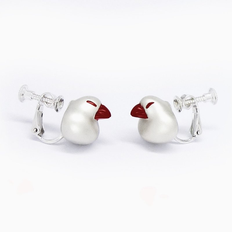 漆くちばし白文鳥イヤリングSV925【Pio by Parakee】Java sparrow clip type earring - 耳环/耳夹 - 其他金属 红色