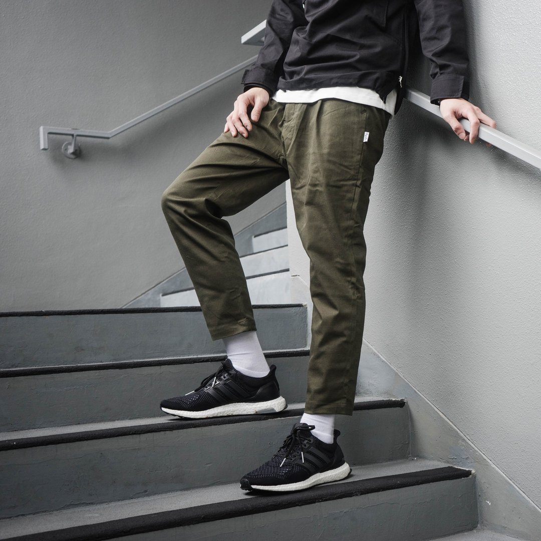 Tapered Pants 轻微修脚设计9分裤/中性/简约/情侣服 - 男士长裤 - 棉 黑色