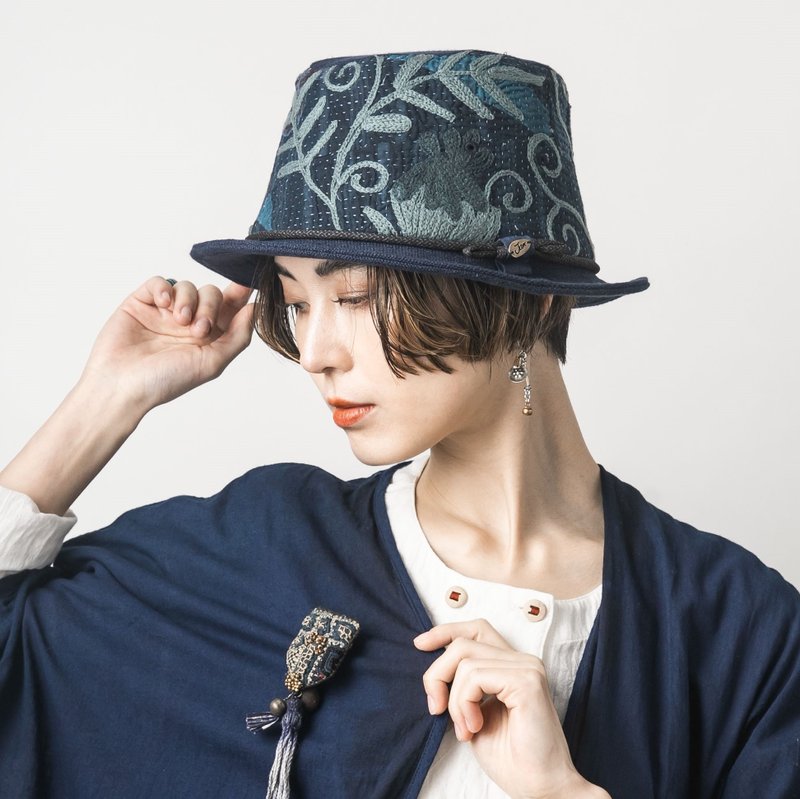 靛藍染色印度拉里被子繡有烏茲別克傳統的石榴圖案稀有的民族布帽 - 帽子 - 棉．麻 蓝色