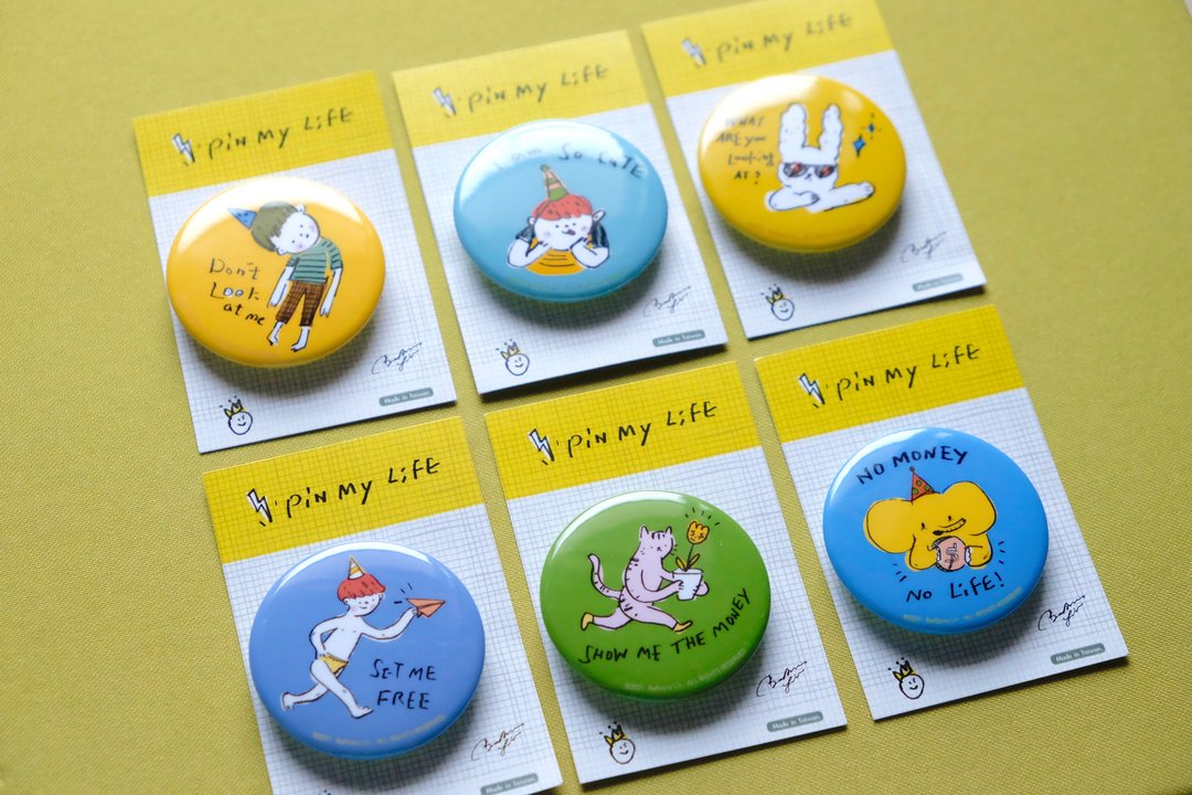Pin My Life. 插画 4.4cm圆形胸章  多款 - 徽章/别针 - 其他金属 白色