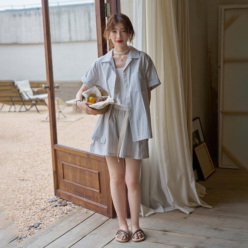 V领条纹衬衫短裤套装|衬衫|短裤|夏款|Sora-1809 - 女装衬衫 - 棉 灰色