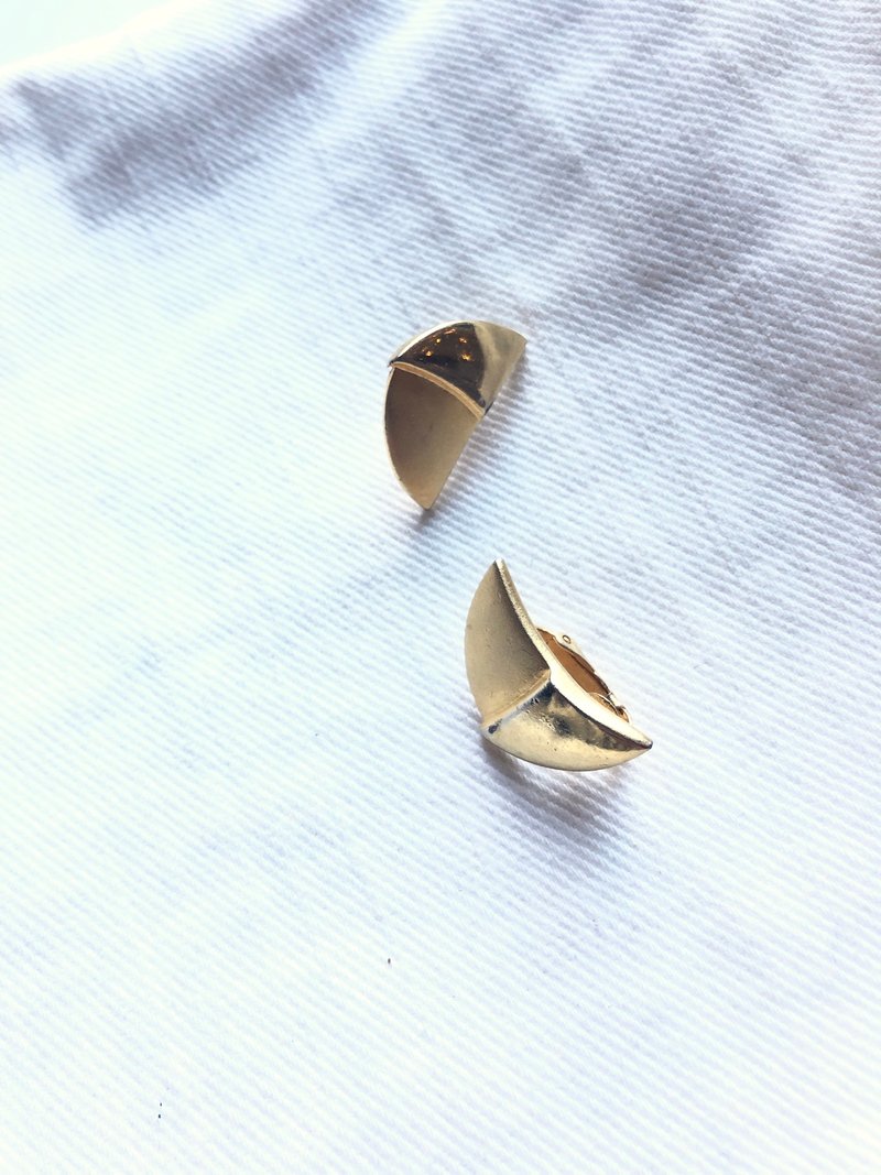 Vintage Bergere Semicircular Gold Earrings - 耳环/耳夹 - 其他金属 金色