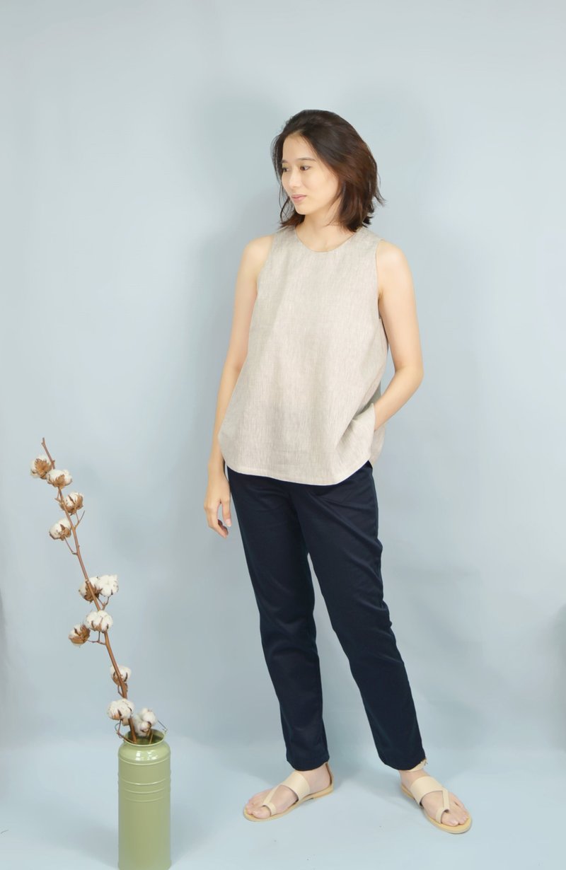 【HIKIDASHI】削肩伞上衣。浅灰 - 女装上衣 - 棉．麻 银色