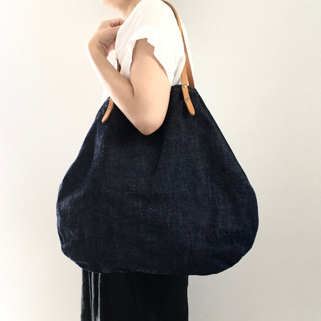 [2021 Resale] Bio Wash 14oz Ring Uneven Thread Denim and Extra Thick Oil Nume Round Tote Bag [Indigo] - 手提包/手提袋 - 真皮 蓝色