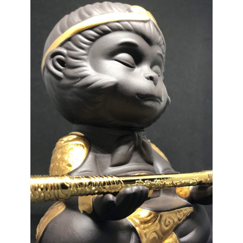 紫砂孙悟空摆件送金箍棒 双手摊开静心款 齐天大圣七十二变 - 摆饰 - 其他材质 咖啡色