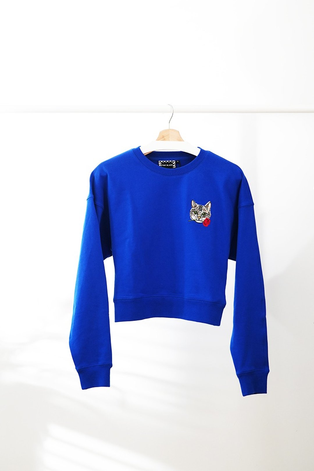 Toby Black ROSE CAT Crop sweatshirt 貓 - 女装 T 恤 - 棉．麻 蓝色