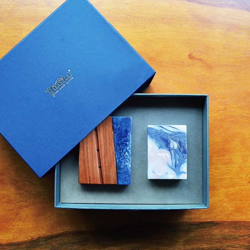 春之花漾精油皂+原木皂架礼盒 (礼盒包装) - 肥皂/手工皂 - 其他材质 金色