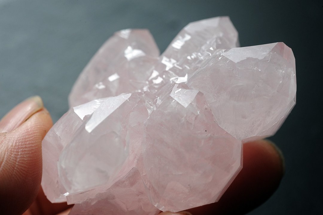 粉晶(Rose quartz) 收藏级 矿石/水晶/灵修/开运/招财/人缘 - 摆饰 - 水晶 