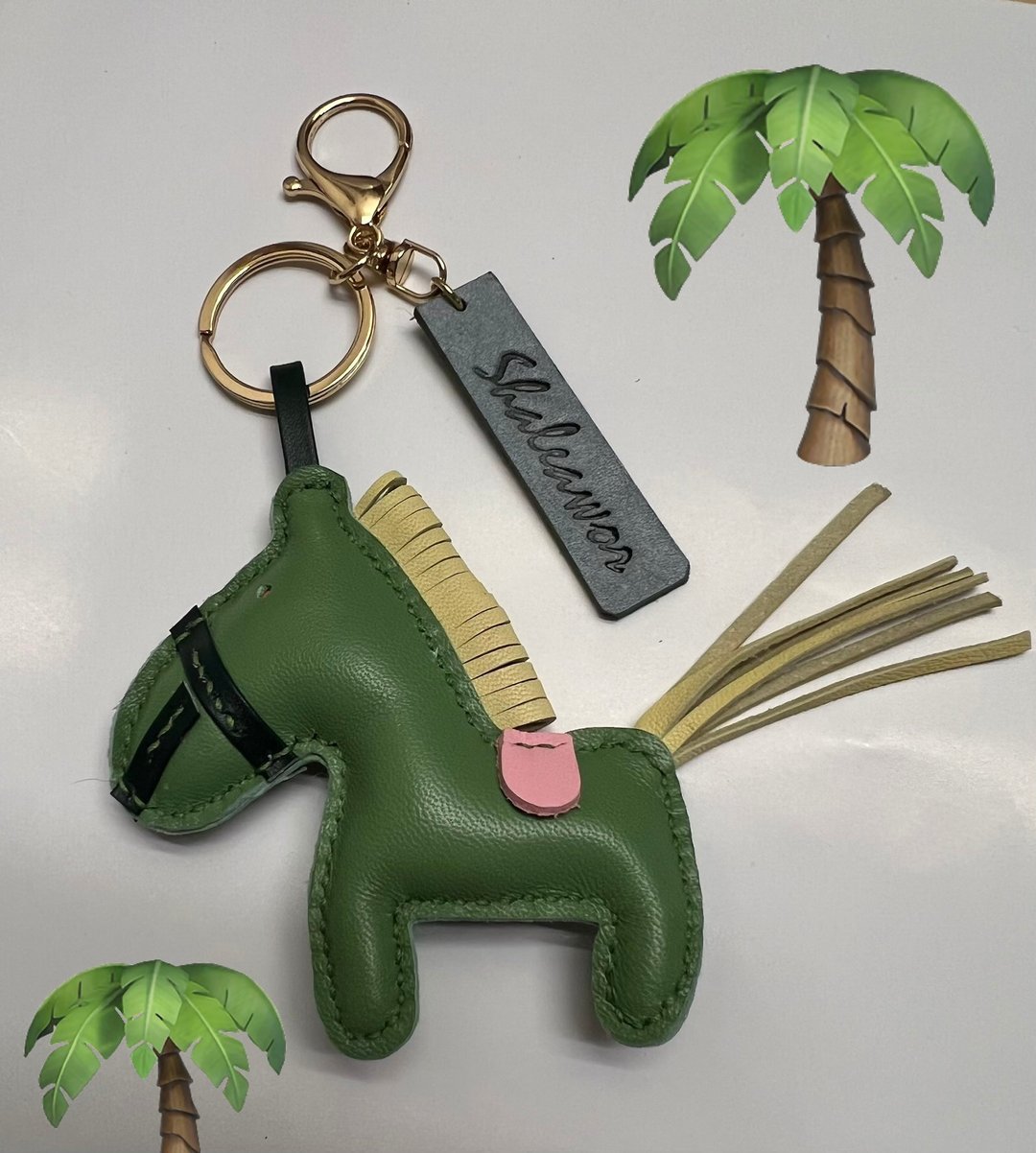 HORSE 成双 - 可依照自己幸运色订制 - 吊饰 - 真皮 绿色
