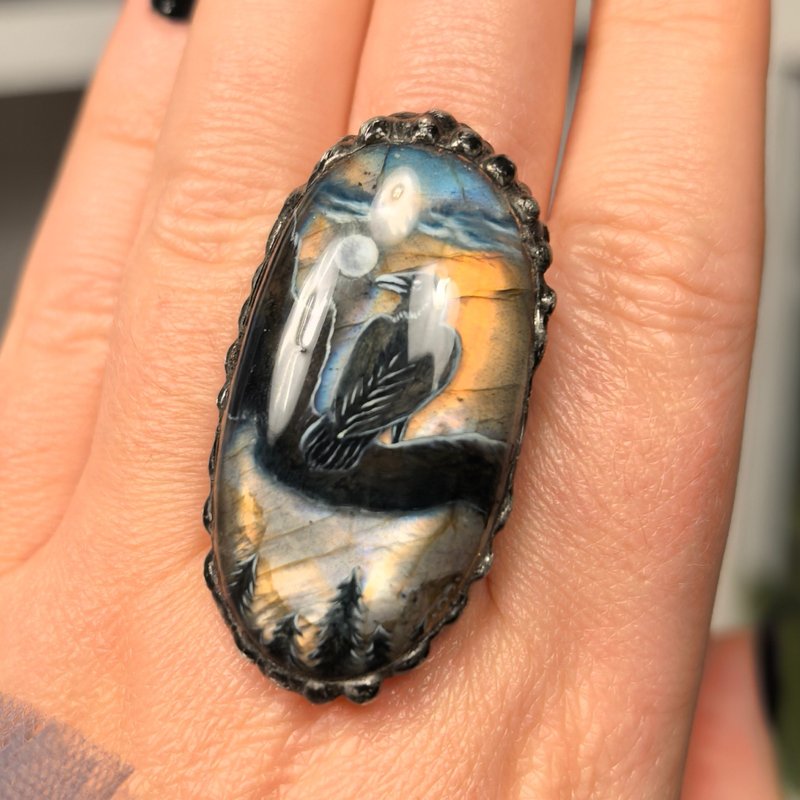 乌鸦戒指 乌鸦戒指 维京戒指 拉长石戒指 油画微型 - 戒指 - 石头 金色