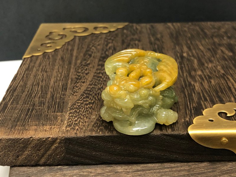 免费开光 天然缅甸玉翡翠 油青黄翡 招财飞天貔貅可设计项链、吊 - 项链 - 玉石 黄色