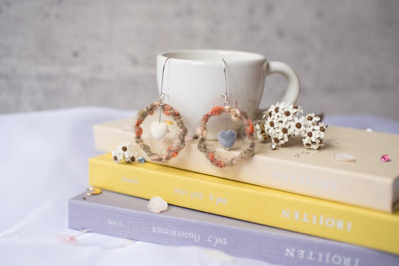 奶油 暖色 毛线 编织 大地色 爱心 耳饰 - 耳环/耳夹 - 树脂 橘色