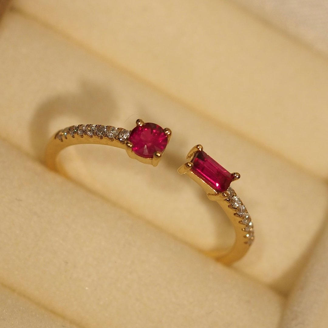 18K金红宝石圆形和长方形戒指 18K Gold Ruby Round and Baguette - 戒指 - 贵金属 