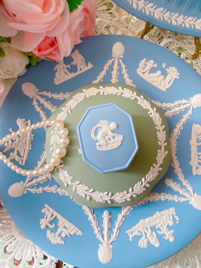 英国制Wedgwood jasper蓝色碧玉浮雕希腊神话八角形骨瓷珠宝盒药 - 收纳用品 - 瓷 