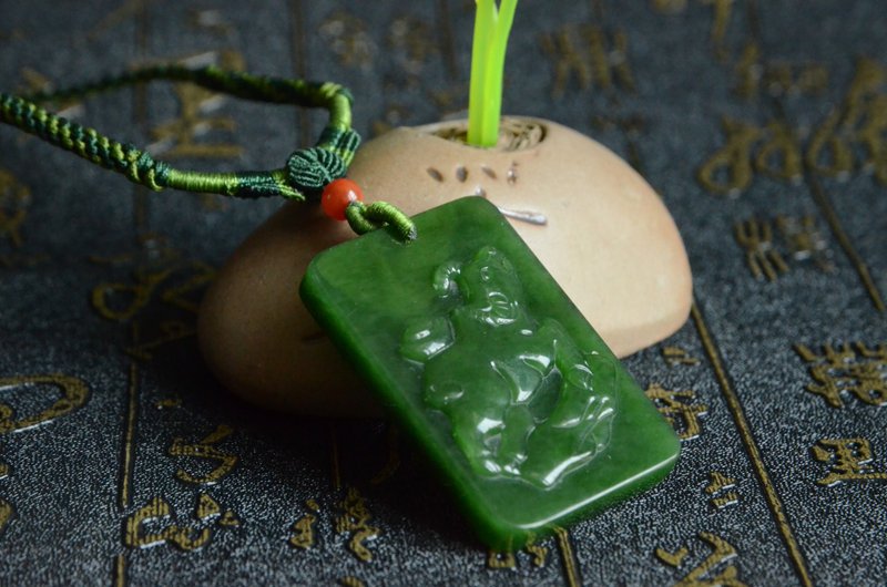 【碧牛】生肖牛天然碧玉牌项链 - 项链 - 宝石 绿色
