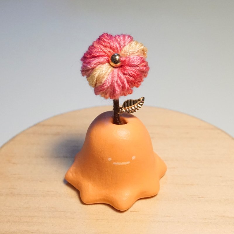 【章鱼香肠】石头×线团花 小摆设 | 小花器 | 线香座 - 摆饰 - 粘土 多色