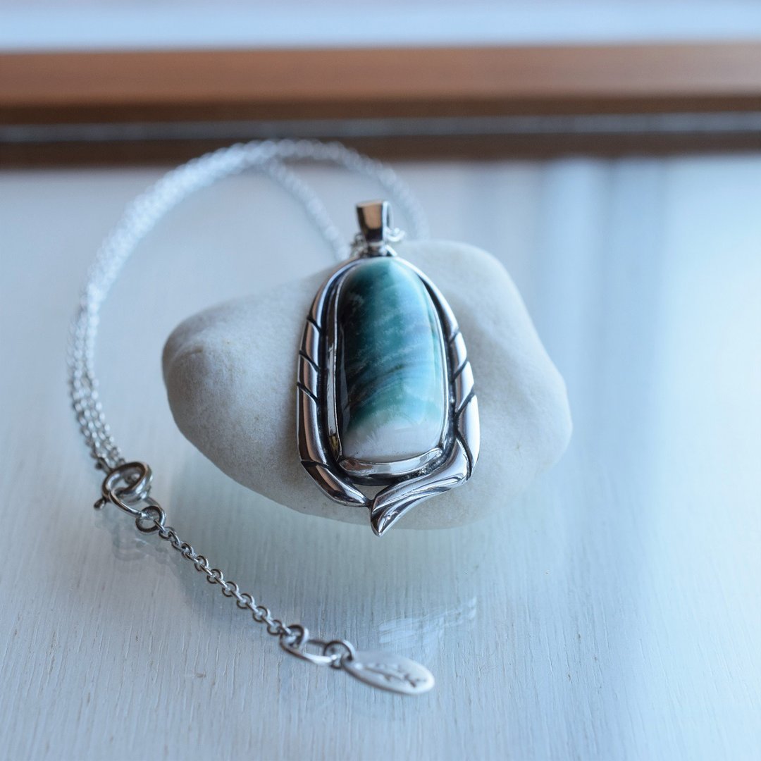 Flourish Luminous Shell (Great Green Turban Shell) Necklace - 项链 - 其他金属 绿色