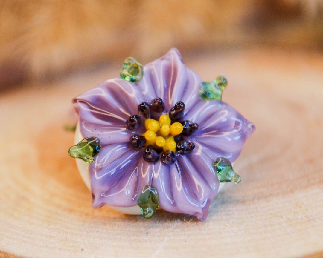 Rurple flower water lily beads - Handmade lampwork glass bead - 1pc - 金工/饰品 - 玻璃 紫色