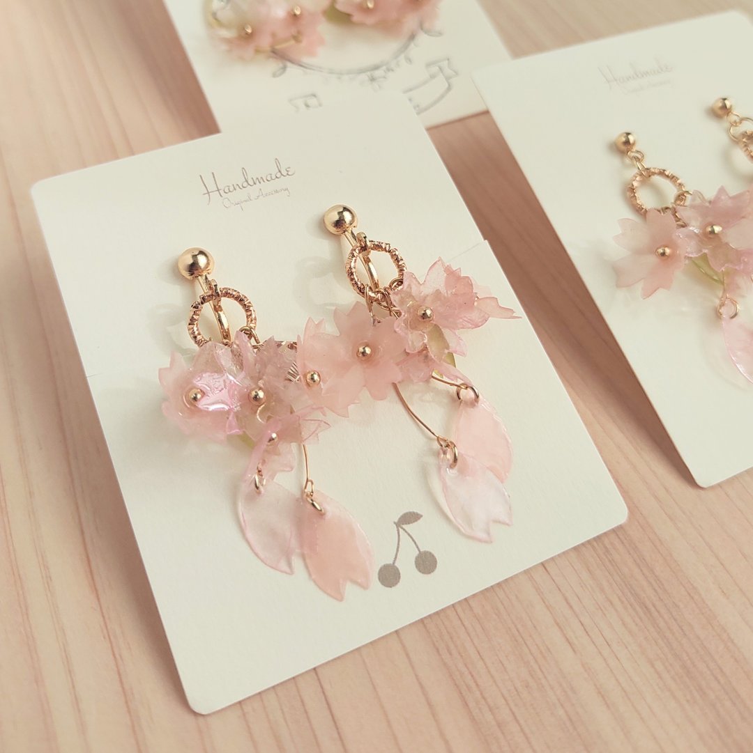 Japanese paper cherry blossoms and crystal beads Clip-On - 耳环/耳夹 - 纸 粉红色