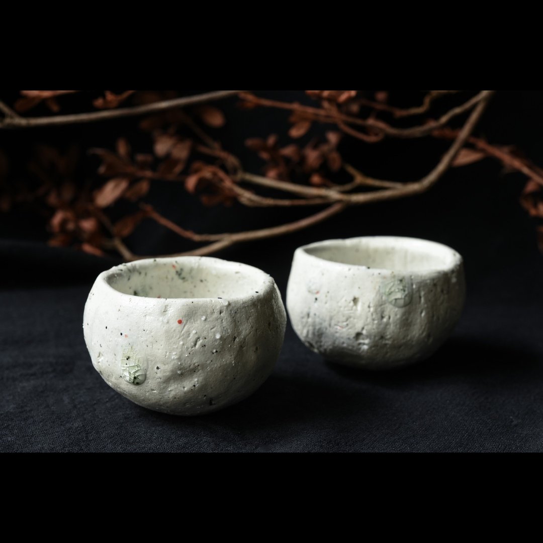 。卵-白陶原矿球底 清酒杯/小茶杯(两只) - 茶具/茶杯 - 陶 
