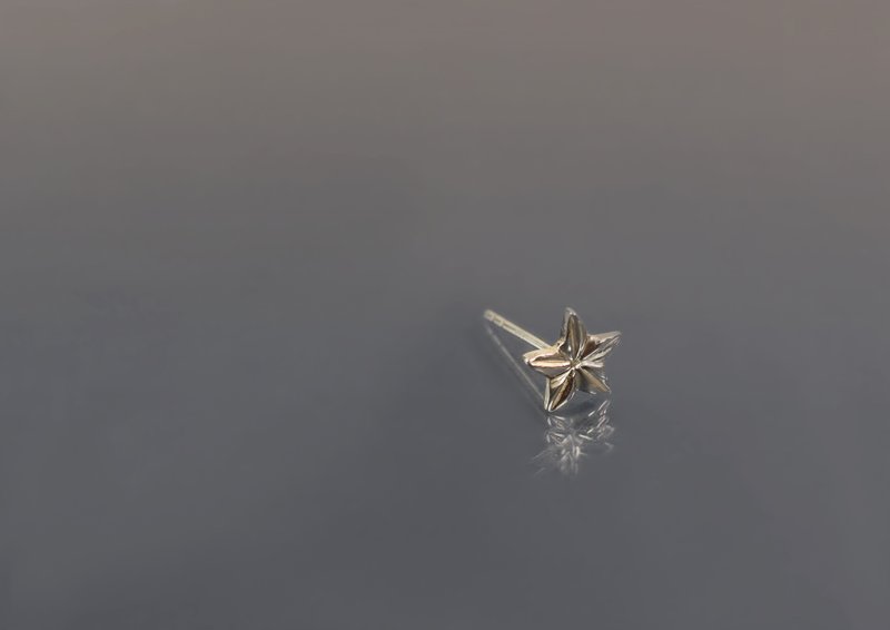 镜射系列-星星设计925耳钉(单支/一对) - 耳环/耳夹 - 纯银 金色