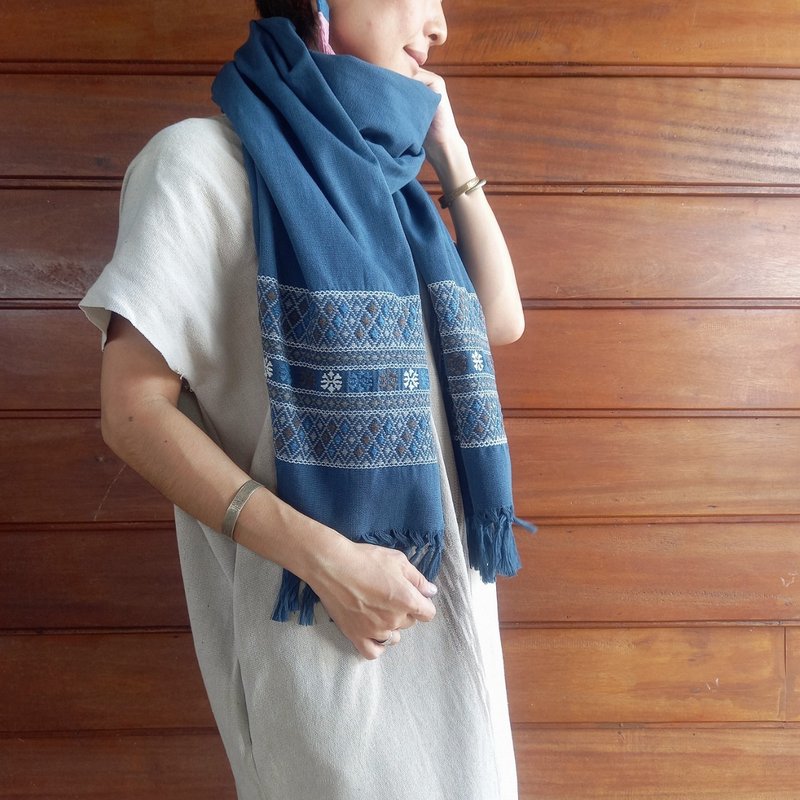 Thai hand-woven shawl/ vegetable dyed cotton/ one-of-a-kind one-of-a-kind/ navy x gray/ fair trade - 围巾/披肩 - 棉 蓝色