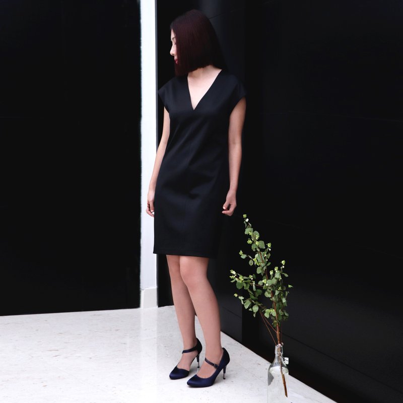 黑色露背高级丝感暗光滑丝段般的背心晚礼服 洋装 连身裙 约会 - 洋装/连衣裙 - 其他材质 黑色