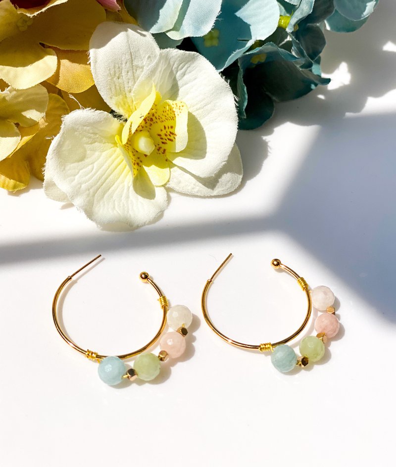 RURI | 糖果般粉嫩摩根石 14k 镀金中圈耳环 - 耳环/耳夹 - 宝石 多色