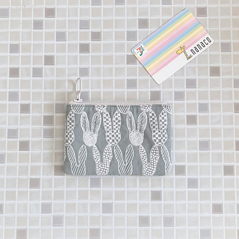 mina perhonen run run run & pomppia 兔子图案 卡片夹 迷你手拿包 人气图案 - 零钱包 - 棉．麻 绿色