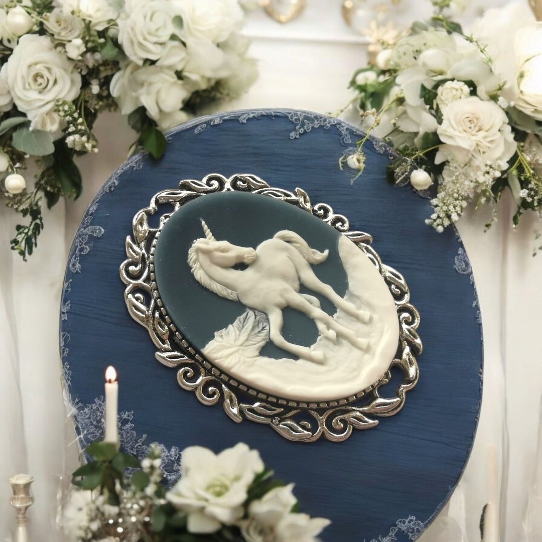 Cameo Brooch #54 玛瑙胸针 独角兽 午夜蓝 - 胸针 - 塑料 蓝色