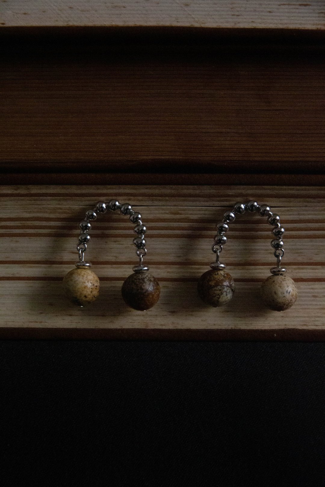 Equilibrium - Picture Jasper  – 风景石 – 拱形耳环 - 耳环/耳夹 - 半宝石 咖啡色