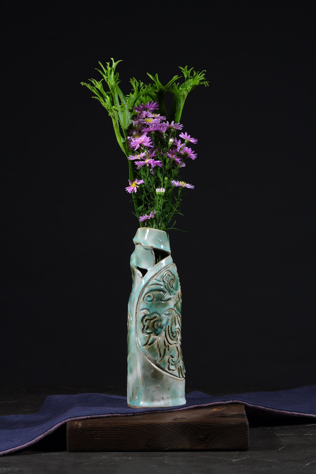 手作雕花陶艺花器 - 花瓶/陶器 - 陶 蓝色