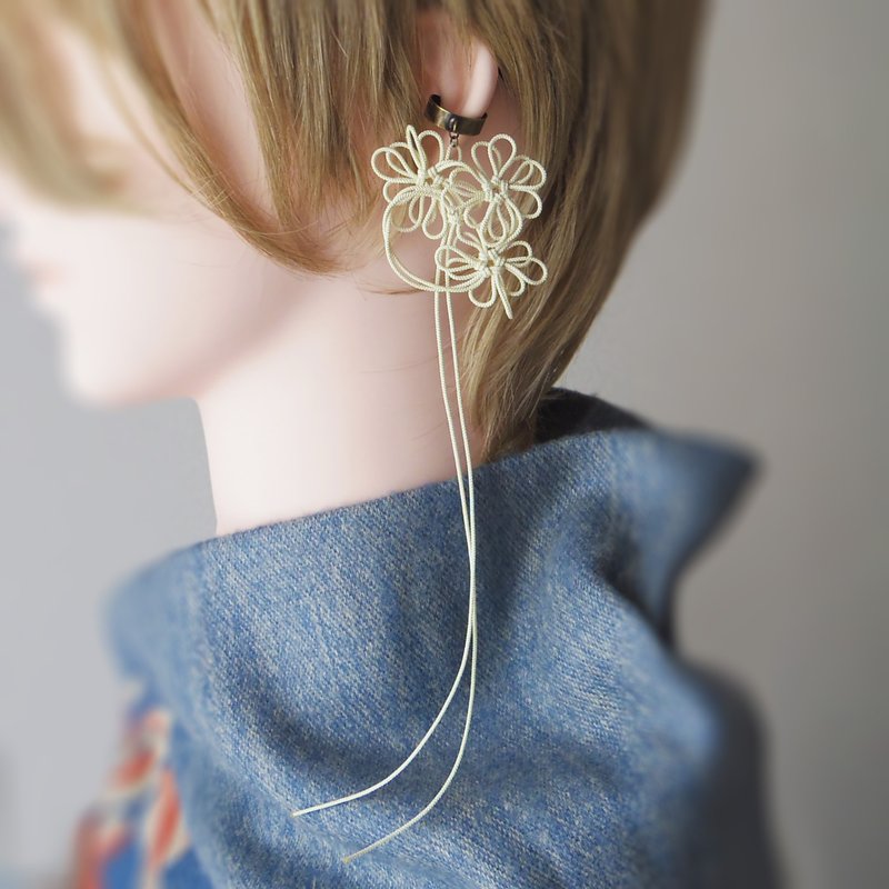 装饰结绳单边耳圈 时光堆叠 | 轻盈佩戴，如微小花束。 - 耳环/耳夹 - 聚酯纤维 白色