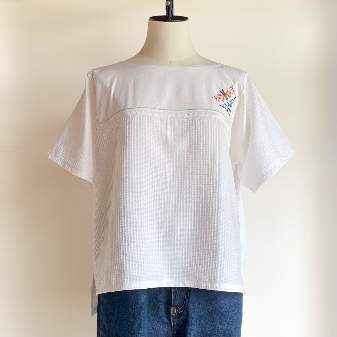 Pinkoi 代购 - Pinkoi 代购服务 - 方形衬衫【含运】古布拼接 短袖 白色 刺绣款 - 女装上衣 - 棉．麻 白色