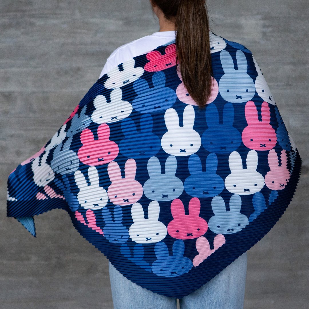 【Pinkoi x miffy】皱折围巾【限定发售】 - 丝巾 - 聚酯纤维 多色