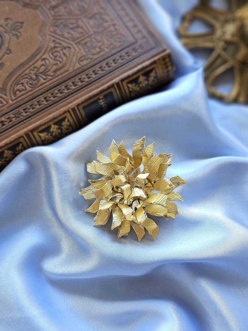 coro哑光立体叶刷纹胸针/别针/Vintage复古珠宝/美国西洋古董 - 胸针 - 其他金属 