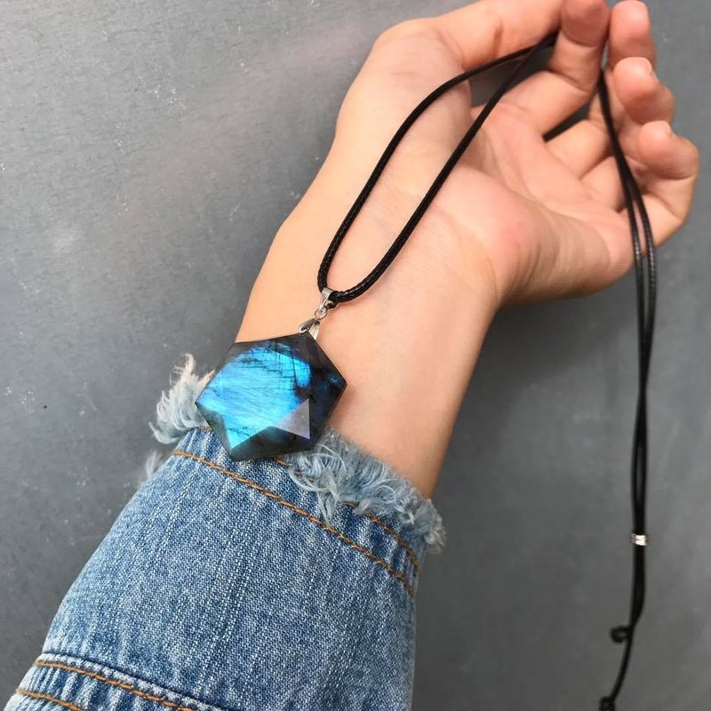 【Lost and find】天然石 强光 拉长石 六芒星 项链 - 项链 - 宝石 蓝色