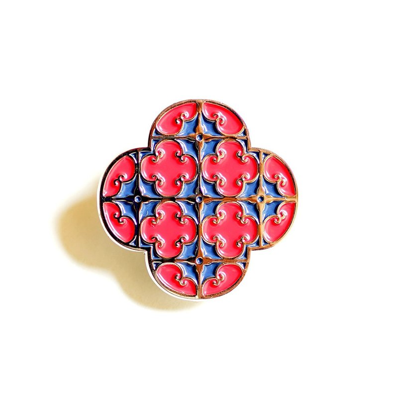 老屋颜 – 台湾典型铁窗花胸章 – 红 - 胸针 - 其他金属 