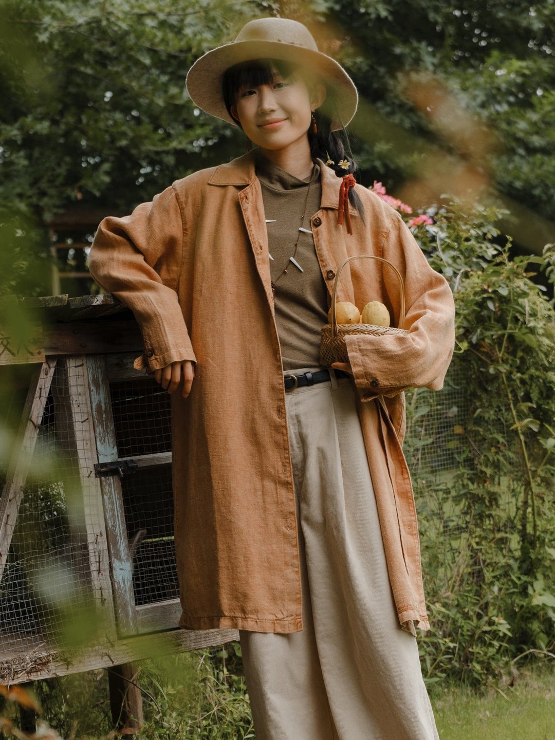 2顔色 植物染漢麻外套 復古翻領寬松百搭休閒長風衣 - 女装休闲/机能外套 - 棉．麻 卡其色