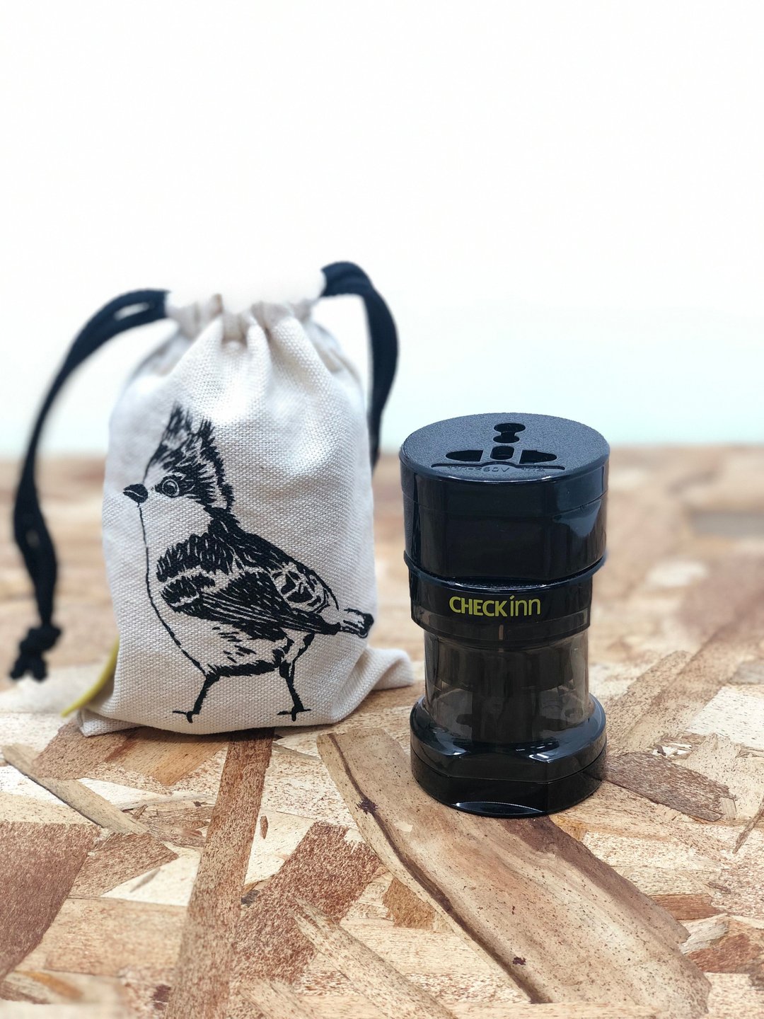 万用插头 搭配厚磅帆布袋 送礼自用两相宜 - 充电宝/传输线 - 塑料 黑色