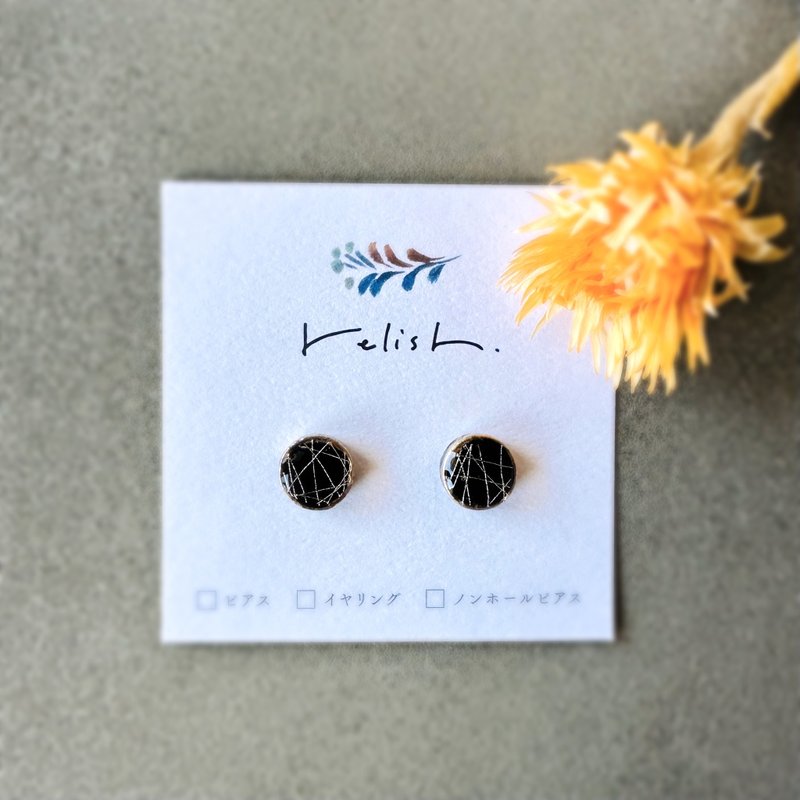 【再贩】黑色 美浓烧瓷砖 金继 耳环/耳夹/无耳洞耳夹 黑 美浓烧瓷砖 小巧 精致 日式 金色 金 礼物 赠礼 伴手礼 - 耳环/耳夹 - 陶 黑色