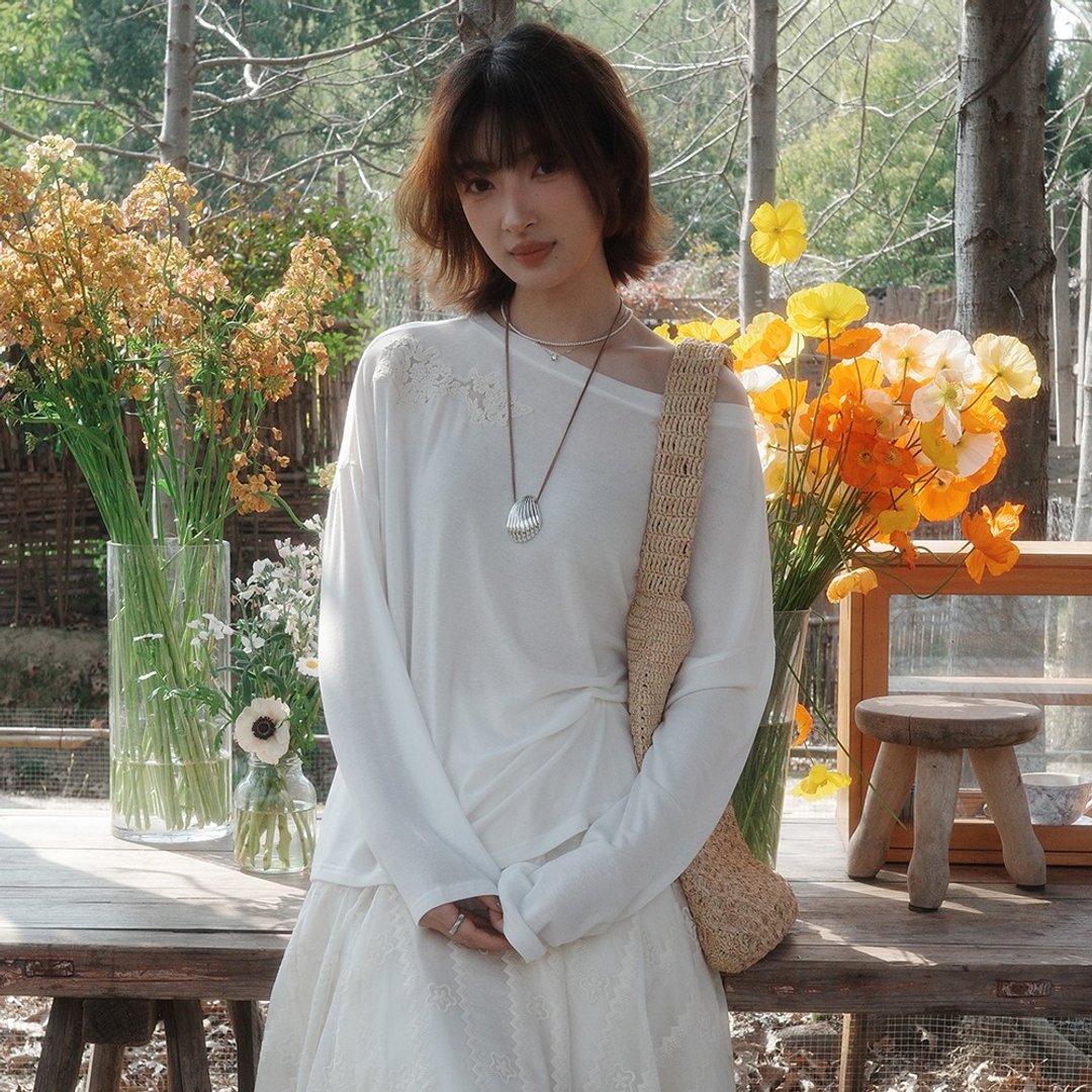 一字肩绣花 T 恤|T 恤 | 春款|Sora-2086 - 女装 T 恤 - 其他人造纤维 白色
