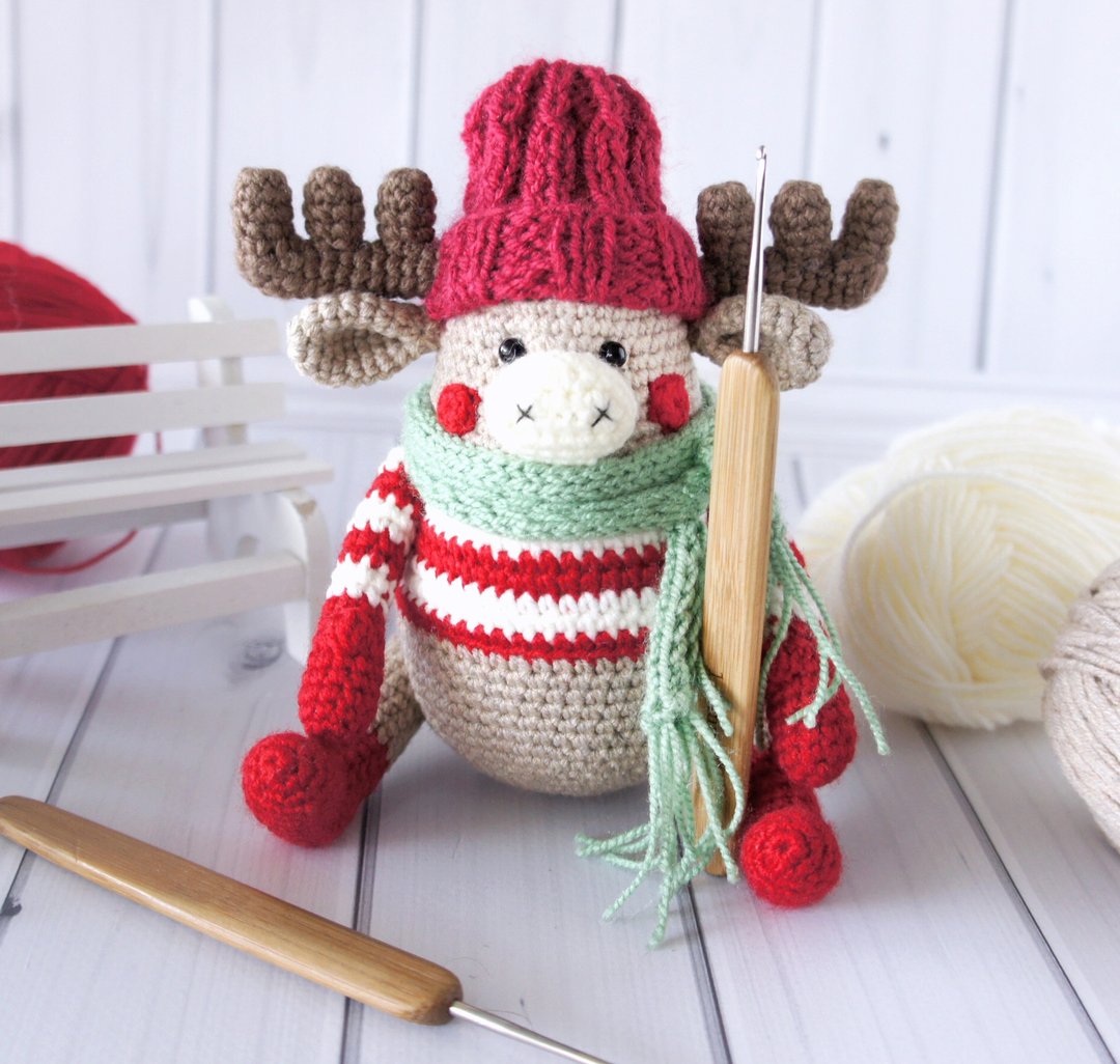 Woodland Stuffed Reindeer Doll, Winter celebrations gift idea, Sweden Soft Toy - 玩偶/公仔 - 棉 红色