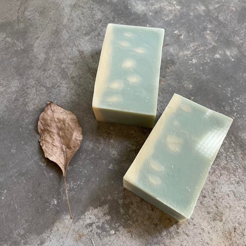蓝矿泥迷迭香皂 - 肥皂/手工皂 - 植物．花 蓝色