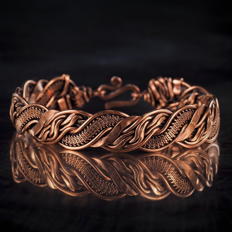 纯铜手镯，适合女士，独特的金属线缠绕手镯，手工制作的珠宝 - 手链/手环 - 铜/黄铜 金色